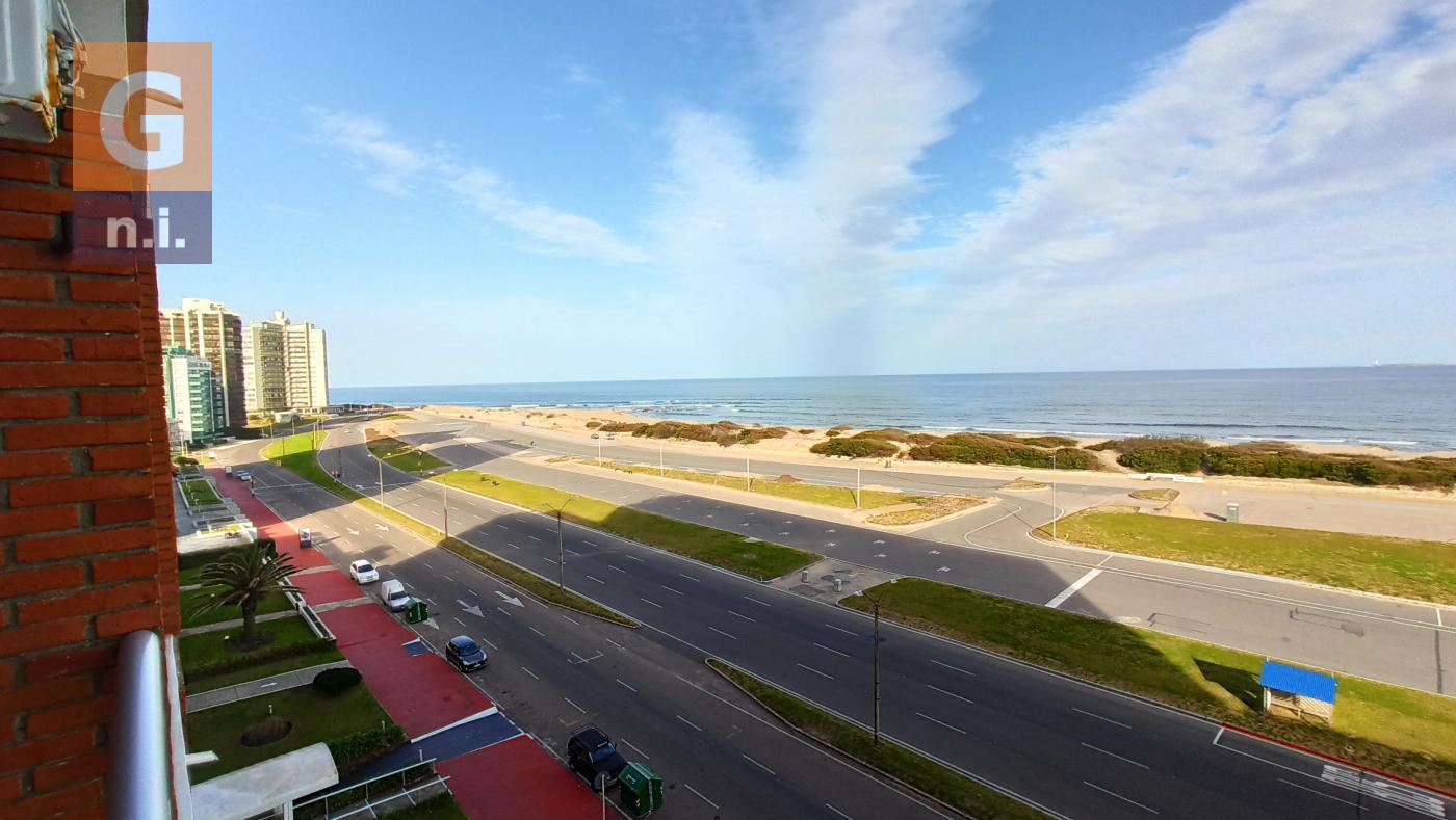 Apartamento en Punta del Este (Playa Brava) - Ref. 907