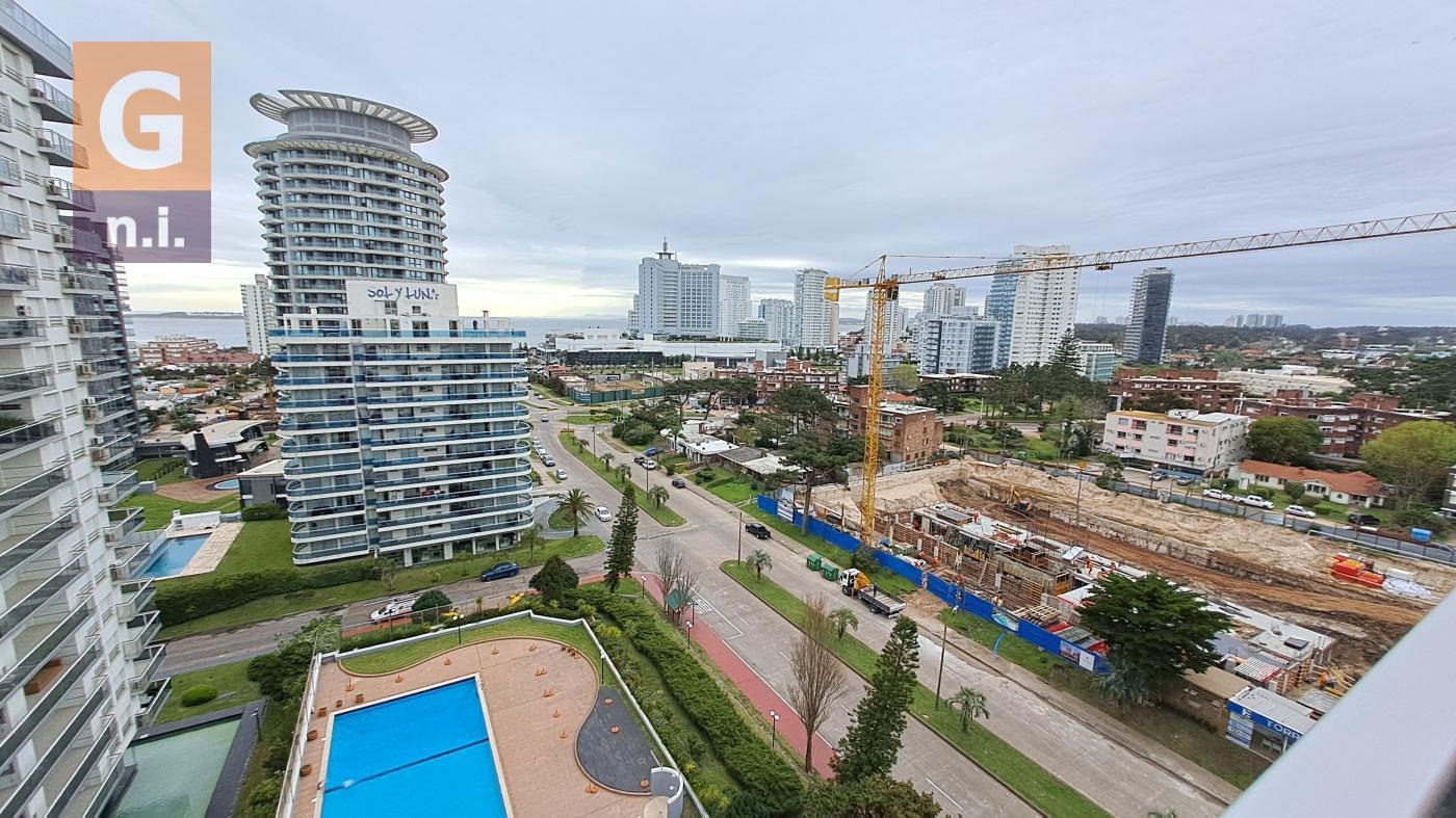 Apartamento en Punta del Este (Playa Brava) Ref. 6787