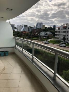 Apartamento en Punta del Este (Playa Brava) Ref. 6881