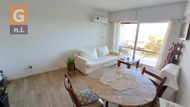 Apartamento en Punta del Este (Playa Mansa) - Ref. 4366