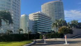 Apartamento en Punta del Este (Playa Mansa) Ref- 4697