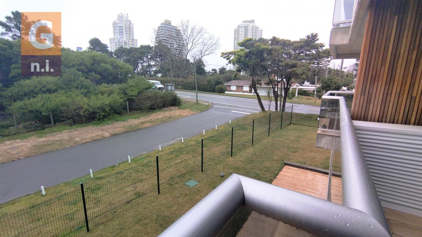 Apartamento en Punta del Este (Playa Mansa) Ref. 5428
