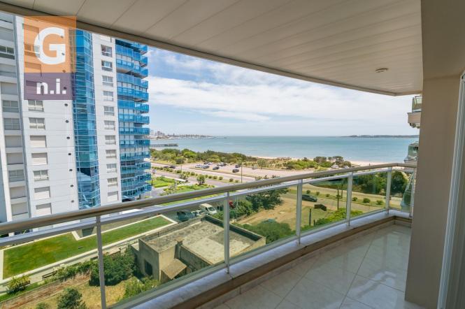 Apartamento en Punta del Este (Playa Mansa) Ref. 5568
