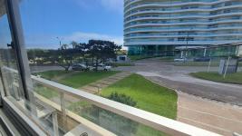 Apartamento en Punta del Este (Playa Mansa) Ref. 6791