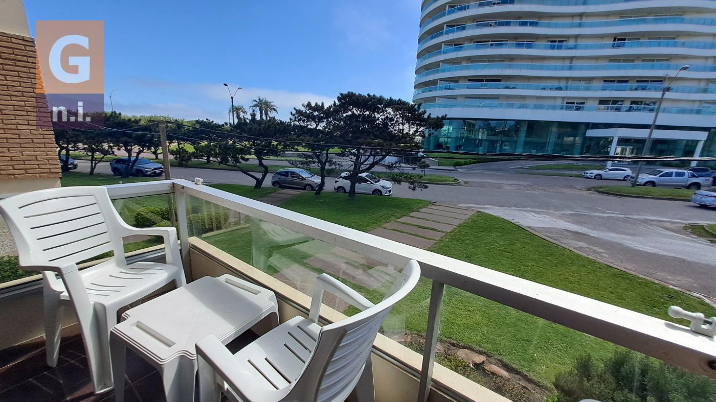 Apartamento en Punta del Este (Playa Mansa) Ref. 6791
