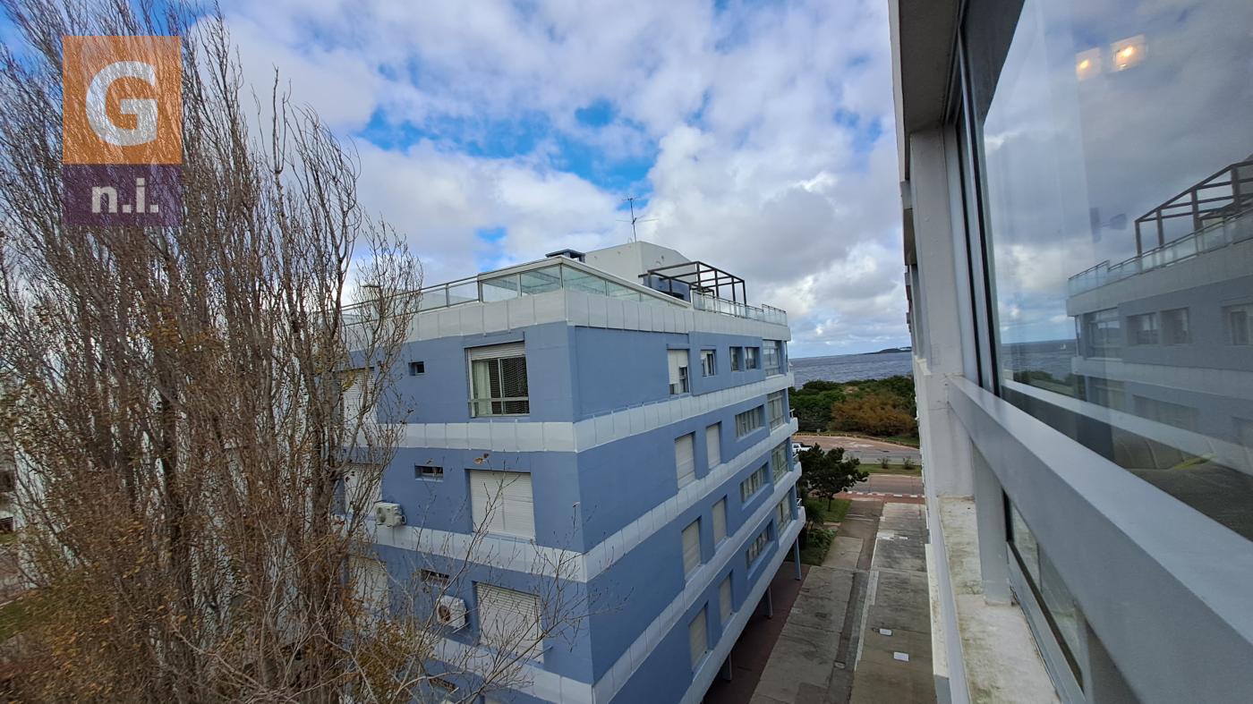 Apartamento en Punta del Este (Playa Mansa) Ref. 7233