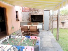Casa en Piriápolis (Portales) Ref. 2014