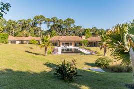 Casa en Punta del Este (Beverly Hills) Ref. 5277