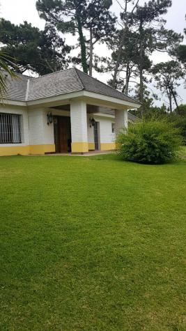 Casa en Punta del Este (Cantegril) Ref- 4955