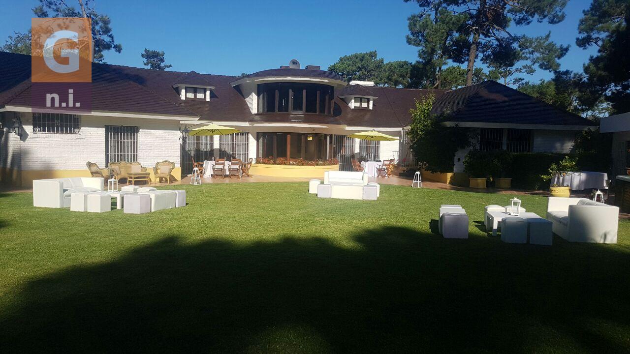 Casa en Punta del Este (Cantegril) Ref- 4955