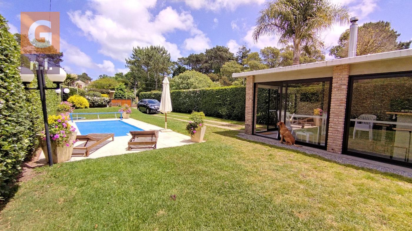 Casa en Punta del Este (Cantegril) Ref-4967