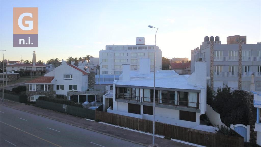 Casa en Punta del Este (Península) Ref. 4998