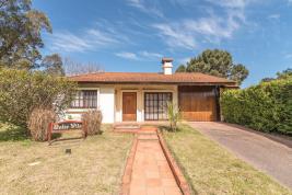 Casa en Punta del Este (Playa Mansa) - Ref. 4222