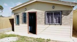 Complejo de 4 casas en Medanos de Solymar. REF.5786